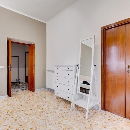 Vivilo Collection - San Vito View Apartment - 3 Bdr 2 Baths روما المظهر الخارجي الصورة
