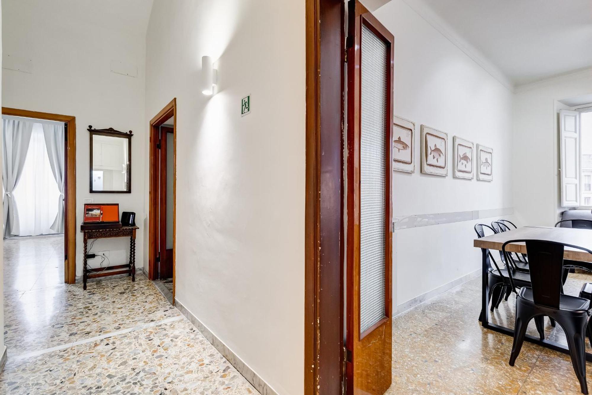 Vivilo Collection - San Vito View Apartment - 3 Bdr 2 Baths روما المظهر الخارجي الصورة