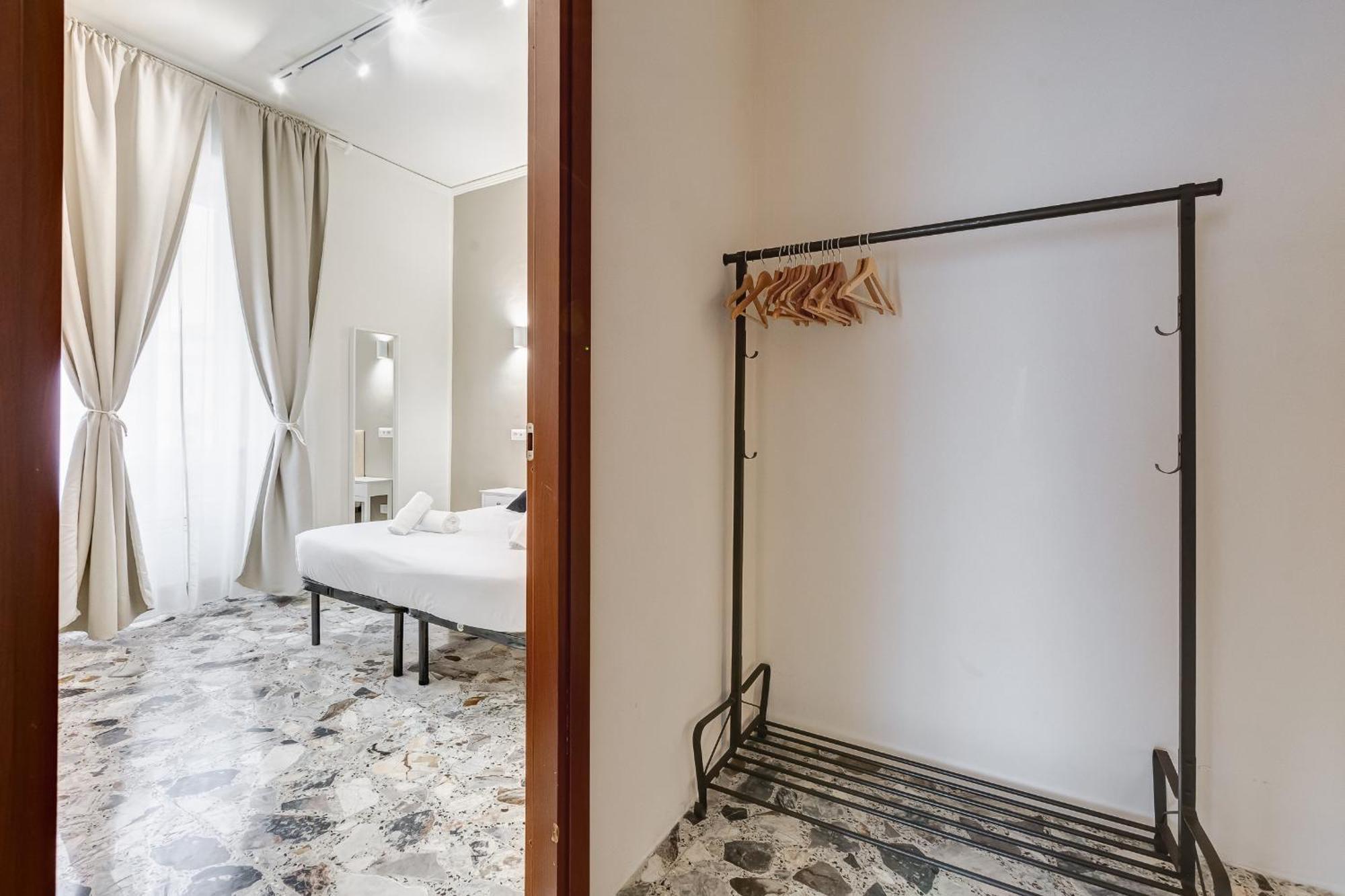 Vivilo Collection - San Vito View Apartment - 3 Bdr 2 Baths روما المظهر الخارجي الصورة