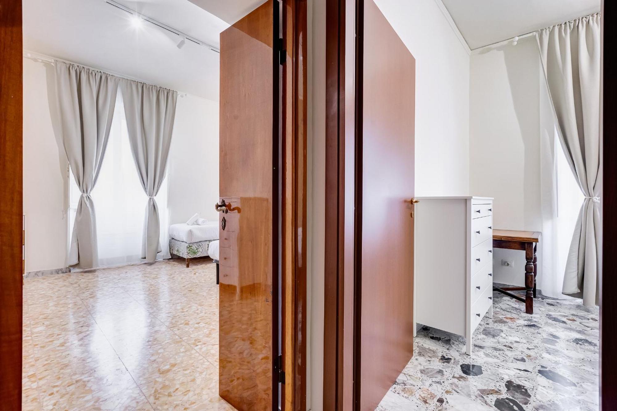 Vivilo Collection - San Vito View Apartment - 3 Bdr 2 Baths روما المظهر الخارجي الصورة