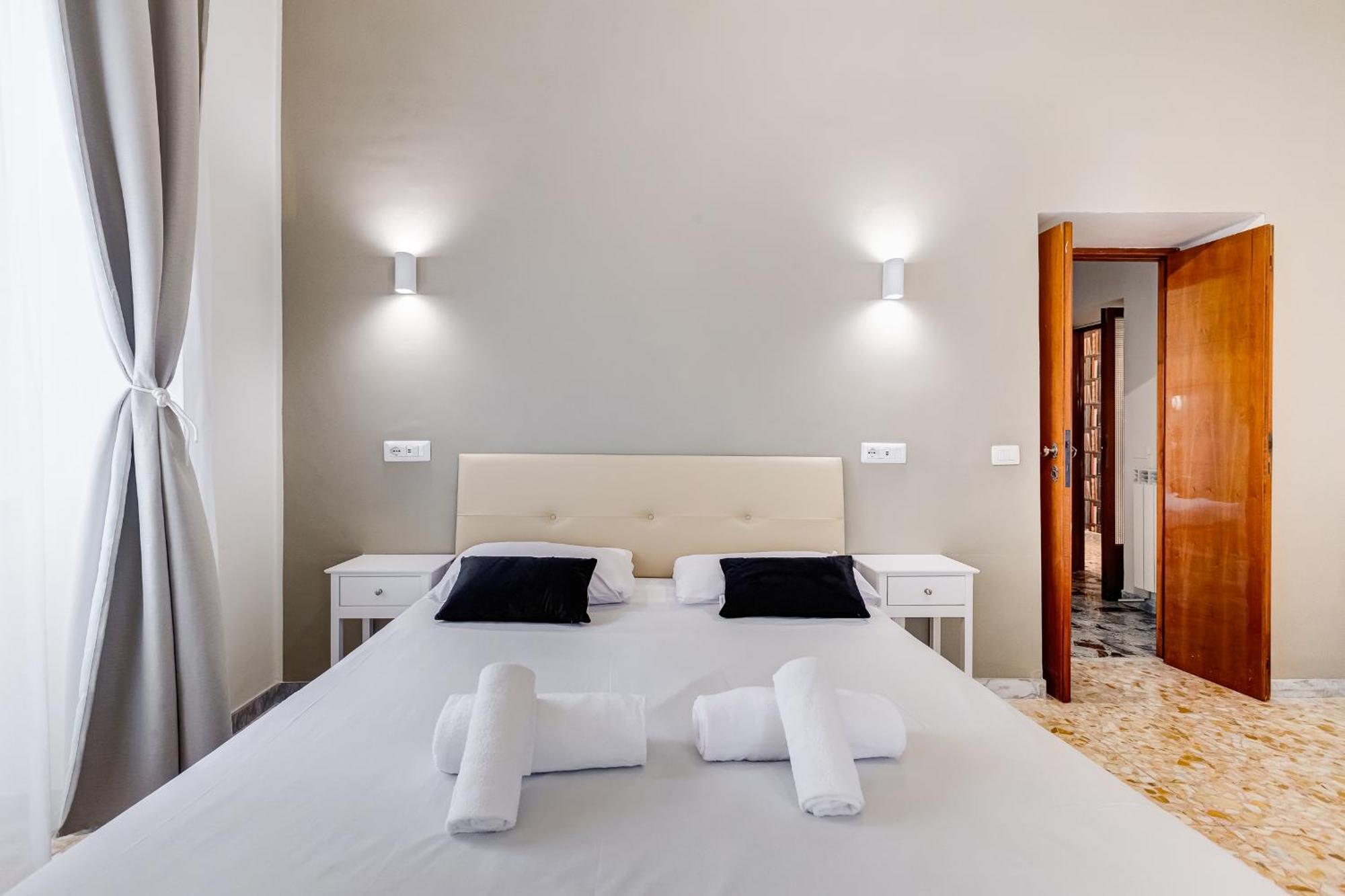 Vivilo Collection - San Vito View Apartment - 3 Bdr 2 Baths روما المظهر الخارجي الصورة