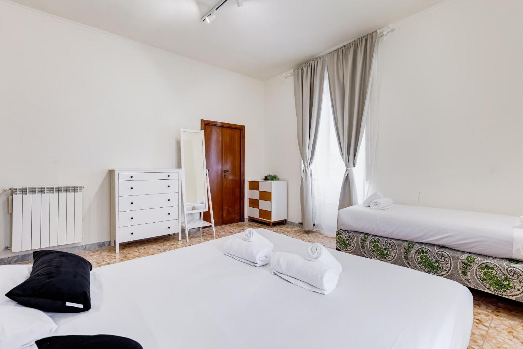 Vivilo Collection - San Vito View Apartment - 3 Bdr 2 Baths روما المظهر الخارجي الصورة