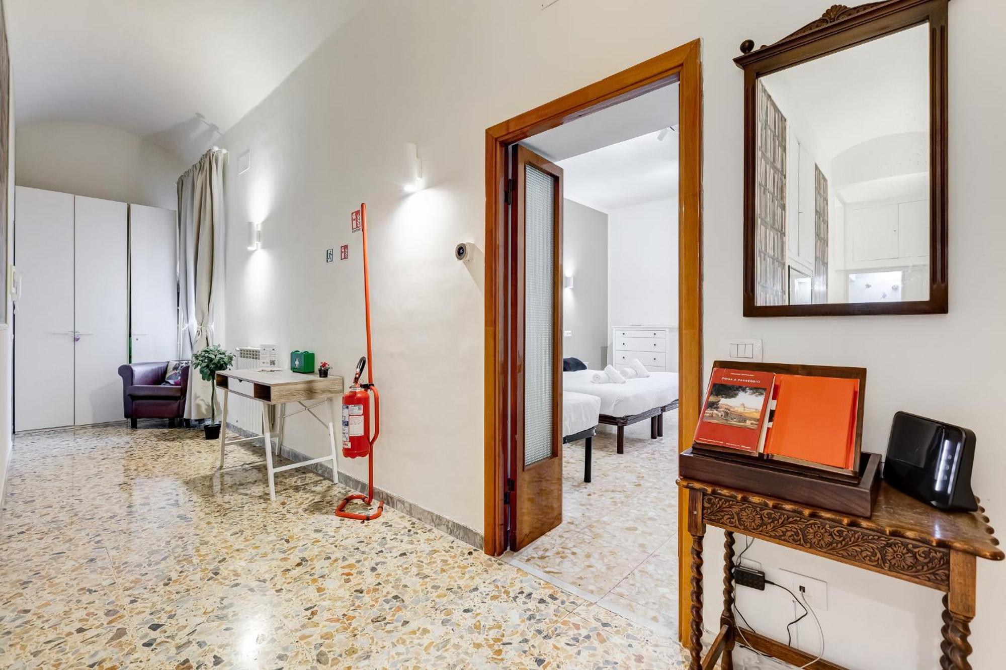 Vivilo Collection - San Vito View Apartment - 3 Bdr 2 Baths روما المظهر الخارجي الصورة