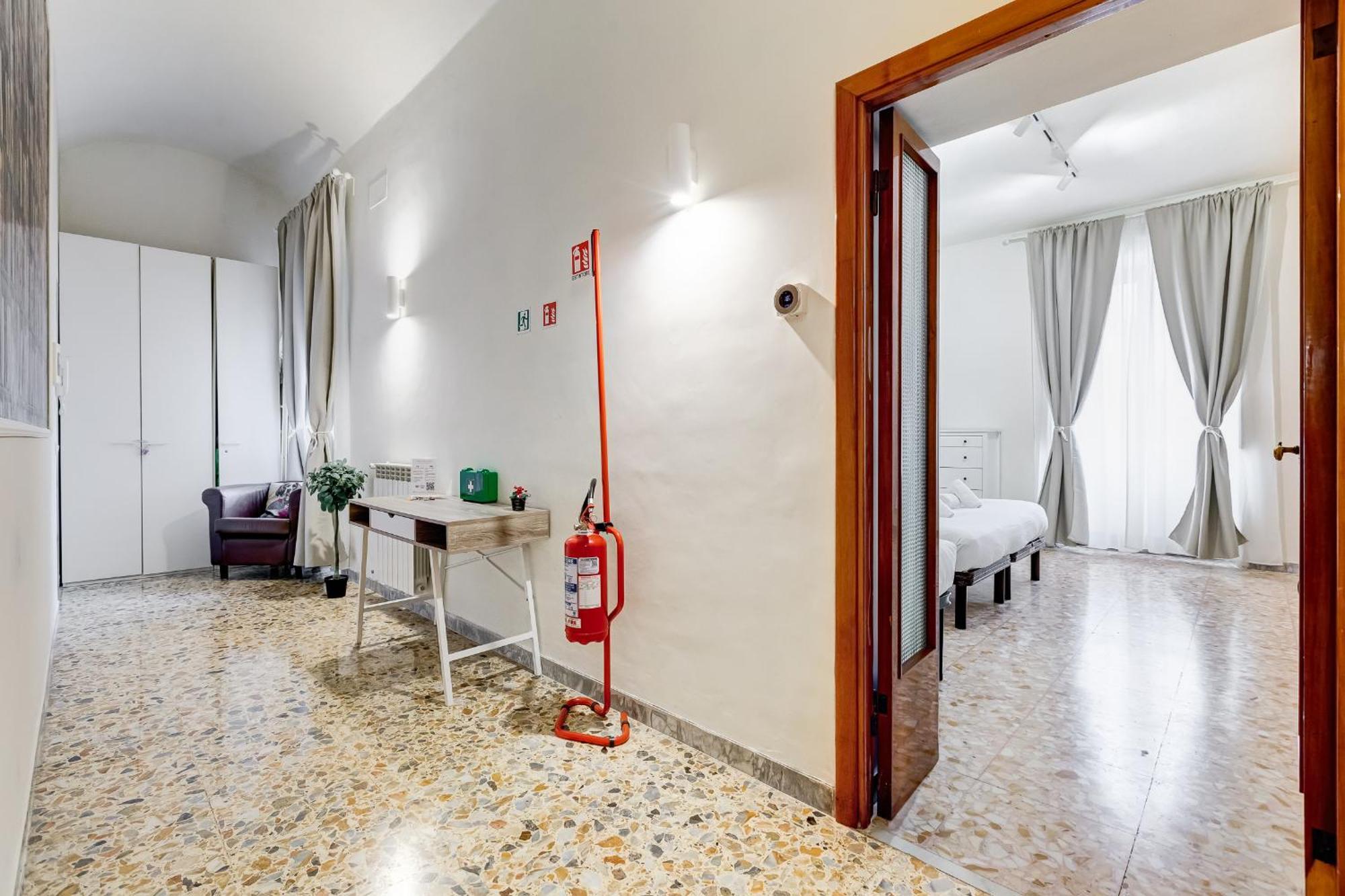 Vivilo Collection - San Vito View Apartment - 3 Bdr 2 Baths روما المظهر الخارجي الصورة