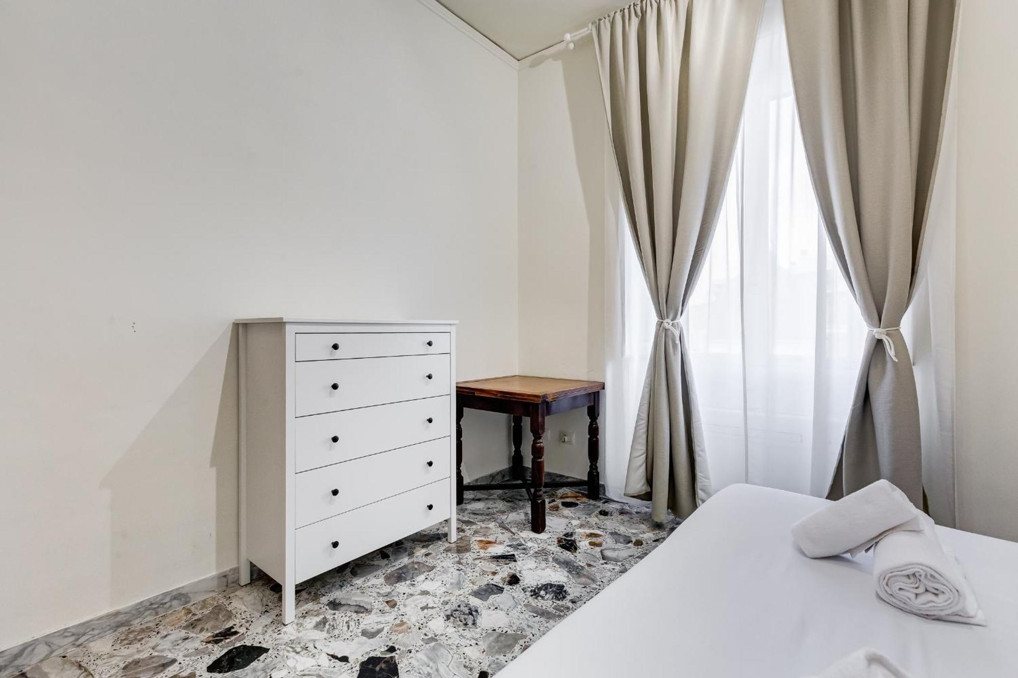 Vivilo Collection - San Vito View Apartment - 3 Bdr 2 Baths روما المظهر الخارجي الصورة