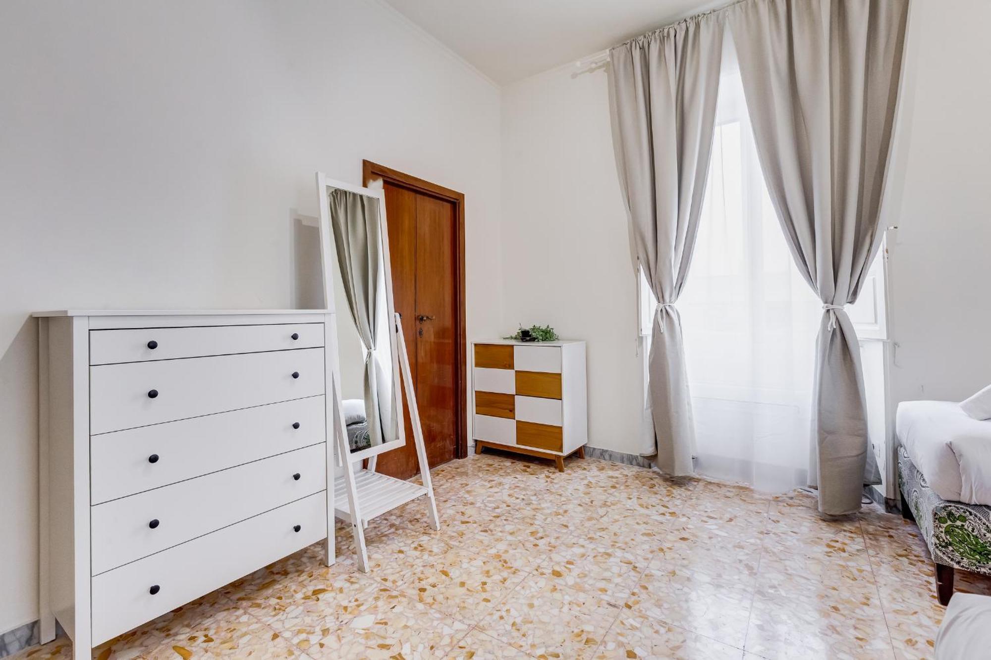 Vivilo Collection - San Vito View Apartment - 3 Bdr 2 Baths روما المظهر الخارجي الصورة