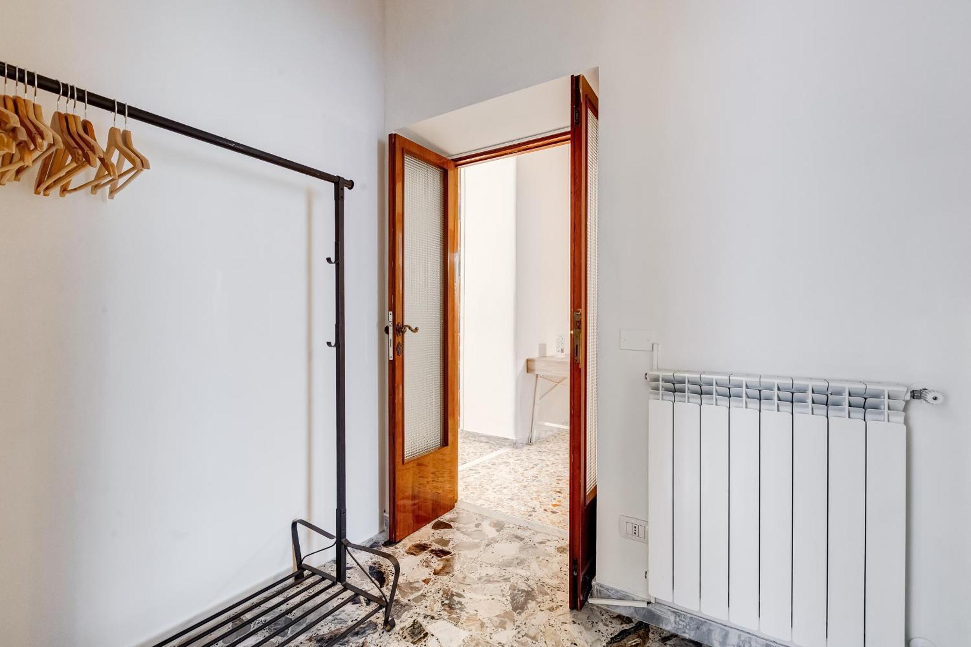 Vivilo Collection - San Vito View Apartment - 3 Bdr 2 Baths روما المظهر الخارجي الصورة