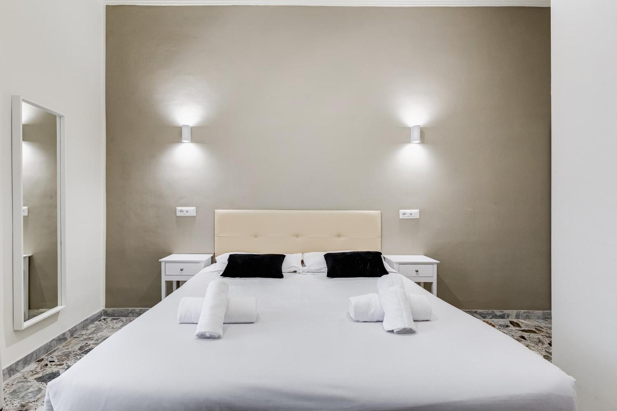 Vivilo Collection - San Vito View Apartment - 3 Bdr 2 Baths روما المظهر الخارجي الصورة